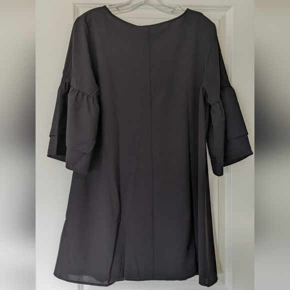 Black Pearl V-Neck Flared Sleeve Short Dress - Picture 4 of 7